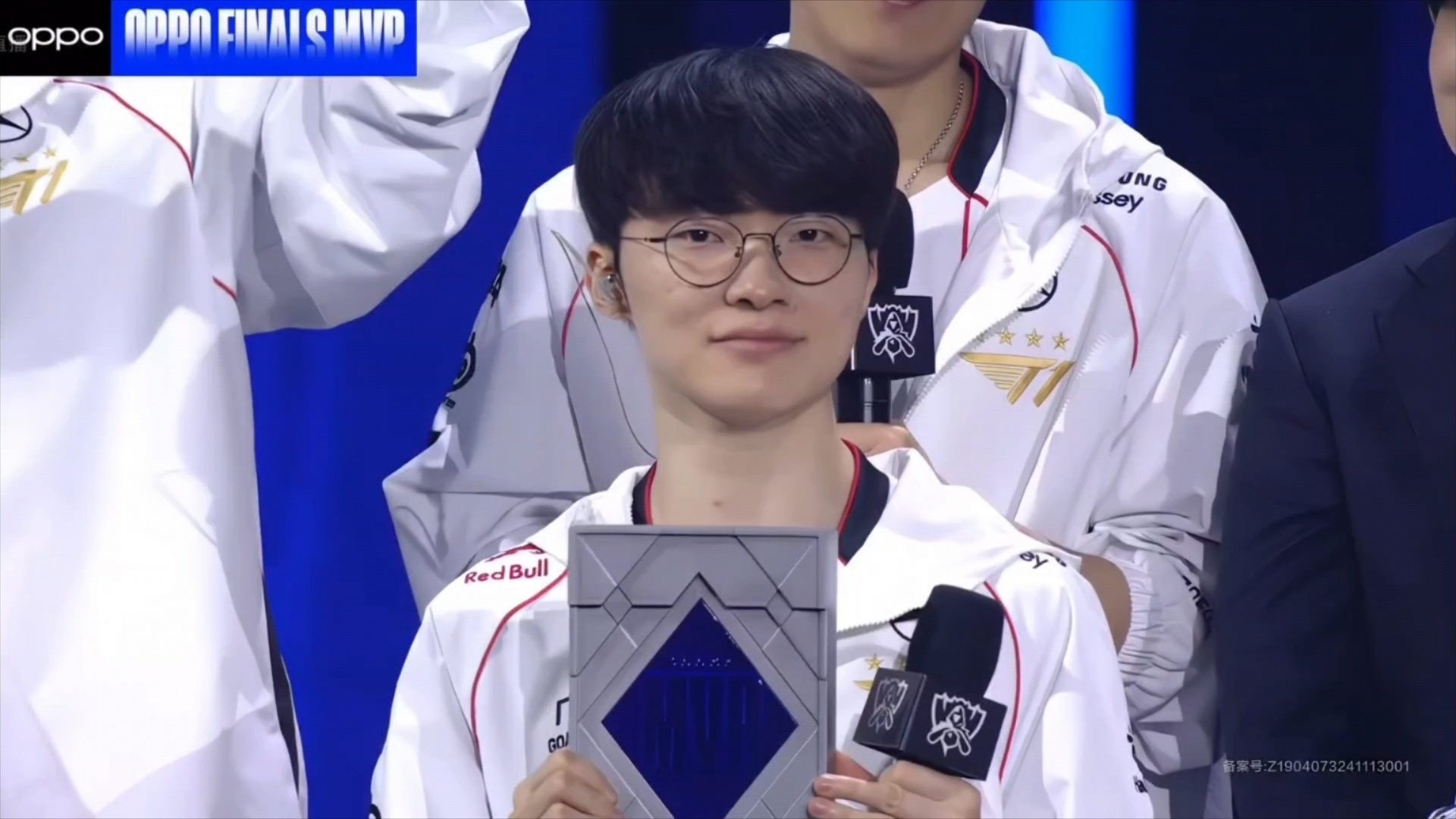 Faker连续十二场比赛得分超过反败为胜,TES不断突破!引发球迷热议(faker哭了是哪场比赛) Faker连续十二场比赛得分超过反败为胜,TES不断突破!引发球迷热议(faker哭了是哪场比赛)